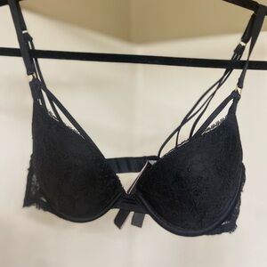 Lack strapped Victoria’s Secret bra